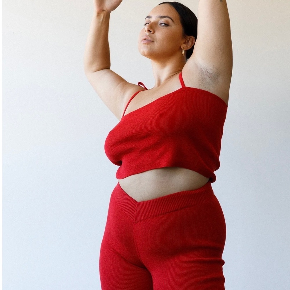 ARQ LENA SHORT XS Cherry